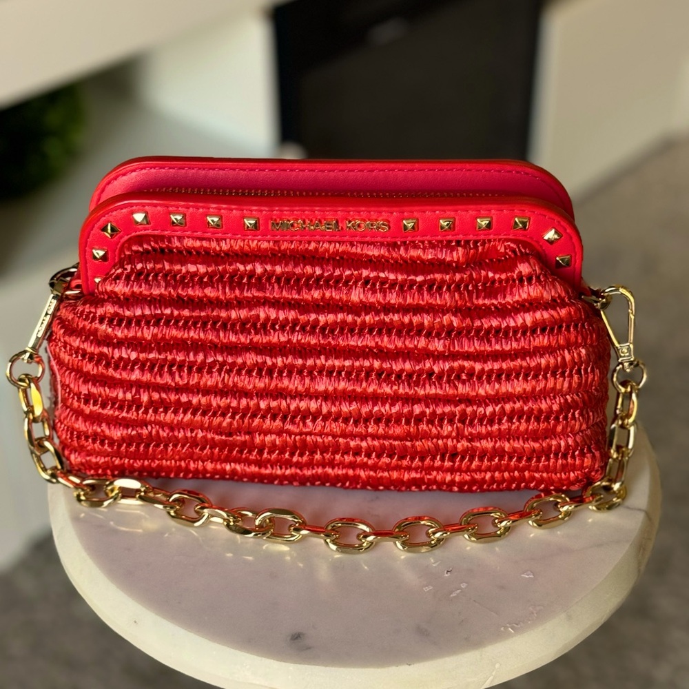 Beautiful Michael Kors purse with gold accents/handle + removable straps.